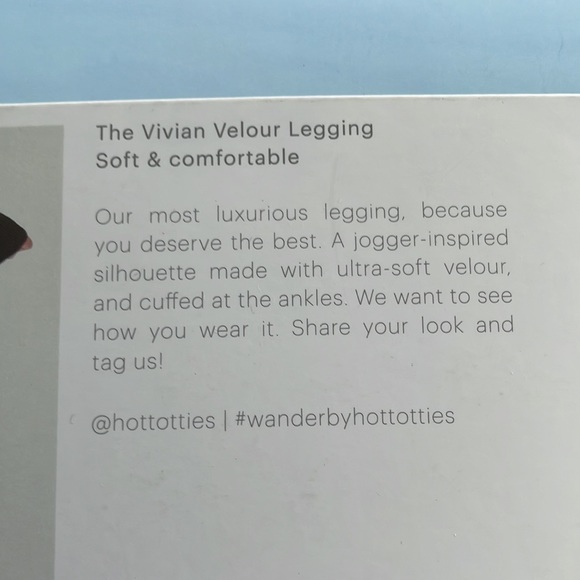 Wander by Hottotties Women's Vivian Velour Thermal Leggings - Picture 8 of 13